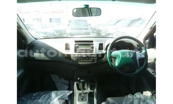 Acheter Import Voiture Toyota Hilux Blanc à Import - Dubai, Adrar Acheter Import Voiture Toyota Hilux Blanc à Import - Dubai, Adrar