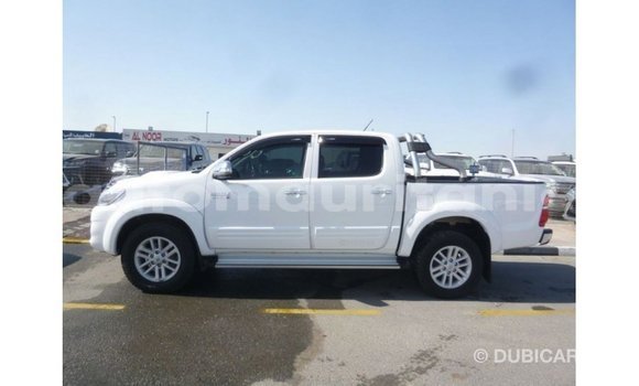 Acheter Import Voiture Toyota Hilux Blanc à Import - Dubai, Adrar Acheter Import Voiture Toyota Hilux Blanc à Import - Dubai, Adrar