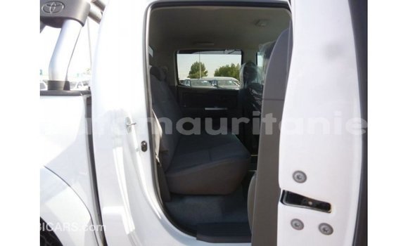 Acheter Import Voiture Toyota Hilux Blanc à Import - Dubai, Adrar Acheter Import Voiture Toyota Hilux Blanc à Import - Dubai, Adrar