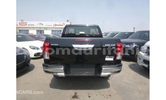 Acheter Import Voiture Toyota Hilux Noir à Import - Dubai, Adrar Acheter Import Voiture Toyota Hilux Noir à Import - Dubai, Adrar