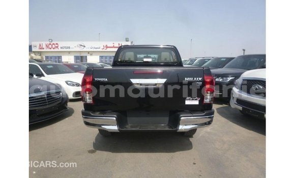 Acheter Import Voiture Toyota Hilux Noir à Import - Dubai, Adrar Acheter Import Voiture Toyota Hilux Noir à Import - Dubai, Adrar
