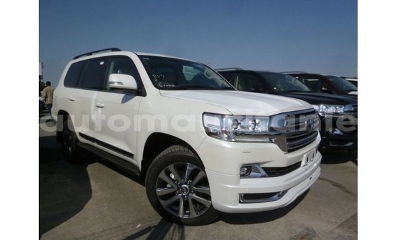 Acheter Import Voiture Toyota Land Cruiser Blanc à Import - Dubai, Adrar Acheter Import Voiture Toyota Land Cruiser Blanc à Import - Dubai, Adrar
