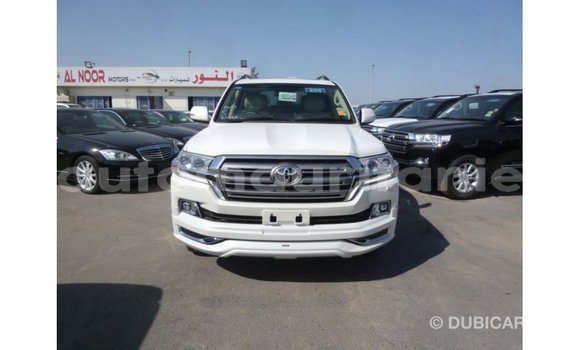 Acheter Import Voiture Toyota Land Cruiser Blanc à Import - Dubai, Adrar Acheter Import Voiture Toyota Land Cruiser Blanc à Import - Dubai, Adrar