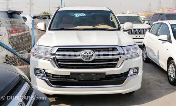Acheter Import Voiture Toyota Land Cruiser Blanc à Import - Dubai, Adrar Acheter Import Voiture Toyota Land Cruiser Blanc à Import - Dubai, Adrar