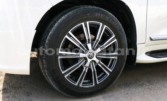 Acheter Import Voiture Toyota Land Cruiser Blanc à Import - Dubai, Adrar Acheter Import Voiture Toyota Land Cruiser Blanc à Import - Dubai, Adrar