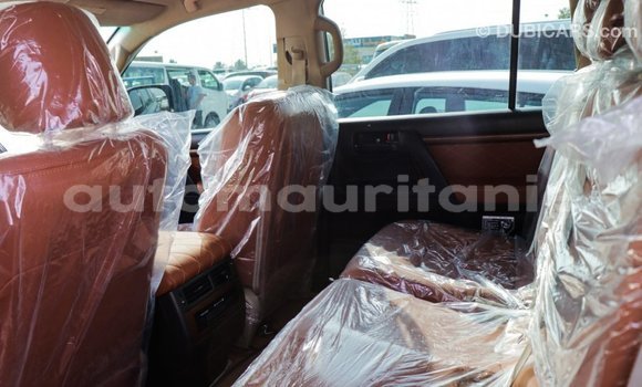 Acheter Import Voiture Toyota Land Cruiser Noir à Import - Dubai, Adrar Acheter Import Voiture Toyota Land Cruiser Noir à Import - Dubai, Adrar