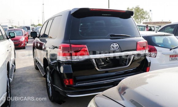 Acheter Import Voiture Toyota Land Cruiser Noir à Import - Dubai, Adrar Acheter Import Voiture Toyota Land Cruiser Noir à Import - Dubai, Adrar