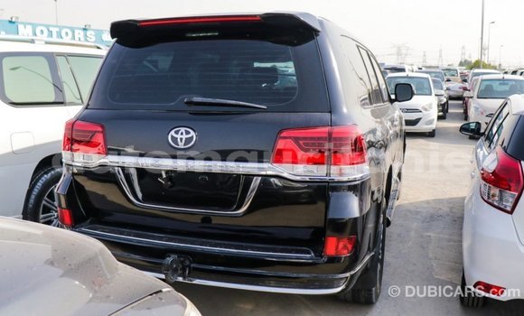 Acheter Import Voiture Toyota Land Cruiser Noir à Import - Dubai, Adrar Acheter Import Voiture Toyota Land Cruiser Noir à Import - Dubai, Adrar