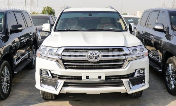 Acheter Import Voiture Toyota Land Cruiser Blanc à Import - Dubai, Adrar Acheter Import Voiture Toyota Land Cruiser Blanc à Import - Dubai, Adrar