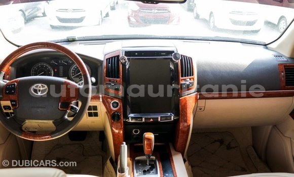 Acheter Import Voiture Toyota Land Cruiser Blanc à Import - Dubai, Adrar Acheter Import Voiture Toyota Land Cruiser Blanc à Import - Dubai, Adrar