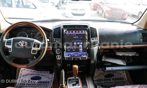Acheter Import Voiture Toyota Land Cruiser Noir à Import - Dubai, Adrar Acheter Import Voiture Toyota Land Cruiser Noir à Import - Dubai, Adrar