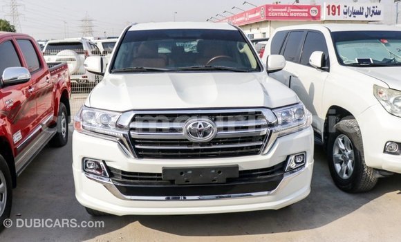 Acheter Import Voiture Toyota Land Cruiser Blanc à Import - Dubai, Adrar Acheter Import Voiture Toyota Land Cruiser Blanc à Import - Dubai, Adrar