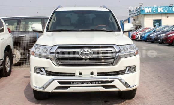 Acheter Import Voiture Toyota Land Cruiser Blanc à Import - Dubai, Adrar Acheter Import Voiture Toyota Land Cruiser Blanc à Import - Dubai, Adrar
