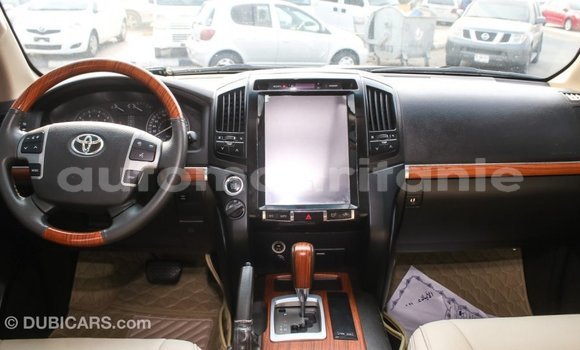 Acheter Import Voiture Toyota Land Cruiser Blanc à Import - Dubai, Adrar Acheter Import Voiture Toyota Land Cruiser Blanc à Import - Dubai, Adrar