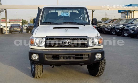 Acheter Import Voiture Toyota Land Cruiser Blanc à Import - Dubai, Adrar Acheter Import Voiture Toyota Land Cruiser Blanc à Import - Dubai, Adrar