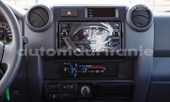 Acheter Import Voiture Toyota Land Cruiser Blanc à Import - Dubai, Adrar Acheter Import Voiture Toyota Land Cruiser Blanc à Import - Dubai, Adrar
