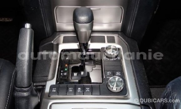 Buy Import Toyota Land Cruiser White Car in Import - Dubai in Adrar Buy Import Toyota Land Cruiser White Car in Import - Dubai in Adrar
