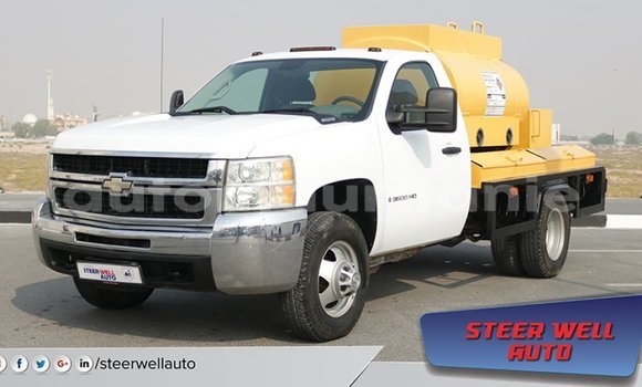 Acheter Import Voiture Chevrolet Silverado Blanc à Import - Dubai, Adrar