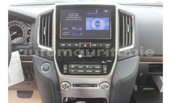 Buy Import Toyota Land Cruiser White Car in Import - Dubai in Adrar Buy Import Toyota Land Cruiser White Car in Import - Dubai in Adrar