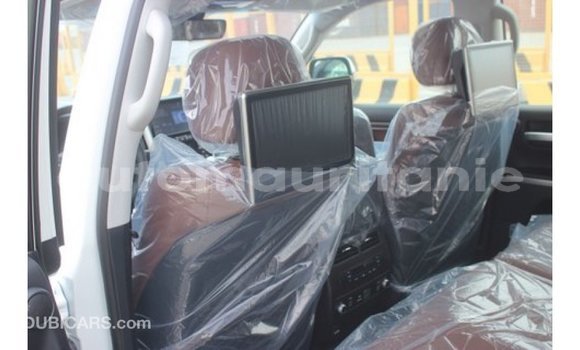 Buy Import Toyota Land Cruiser White Car in Import - Dubai in Adrar Buy Import Toyota Land Cruiser White Car in Import - Dubai in Adrar