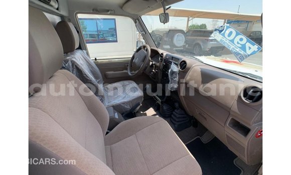 Buy Import Toyota Land Cruiser Beige Car in Import - Dubai in Adrar Buy Import Toyota Land Cruiser Beige Car in Import - Dubai in Adrar