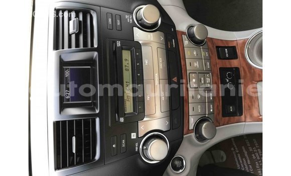 Acheter Import Voiture Toyota Highlander Noir à Import - Dubai, Adrar Acheter Import Voiture Toyota Highlander Noir à Import - Dubai, Adrar