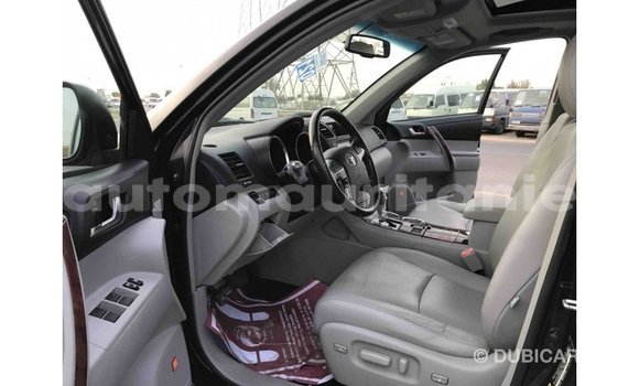 Acheter Import Voiture Toyota Highlander Noir à Import - Dubai, Adrar Acheter Import Voiture Toyota Highlander Noir à Import - Dubai, Adrar