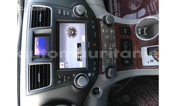 Acheter Import Voiture Toyota Highlander Noir à Import - Dubai, Adrar Acheter Import Voiture Toyota Highlander Noir à Import - Dubai, Adrar