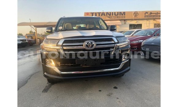 Acheter Import Voiture Toyota Land Cruiser Noir à Import - Dubai, Adrar Acheter Import Voiture Toyota Land Cruiser Noir à Import - Dubai, Adrar