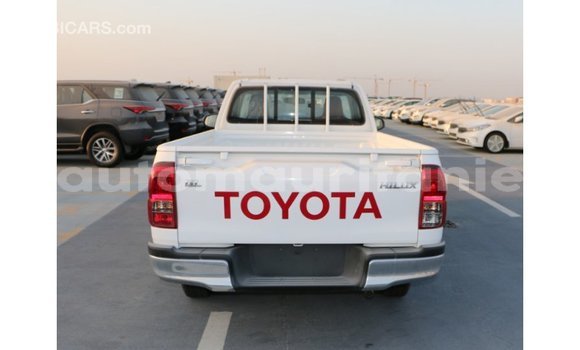Buy Import Toyota Hilux White Car in Import - Dubai in Adrar Buy Import Toyota Hilux White Car in Import - Dubai in Adrar