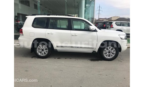 Buy Import Toyota Land Cruiser White Car in Import - Dubai in Adrar Buy Import Toyota Land Cruiser White Car in Import - Dubai in Adrar