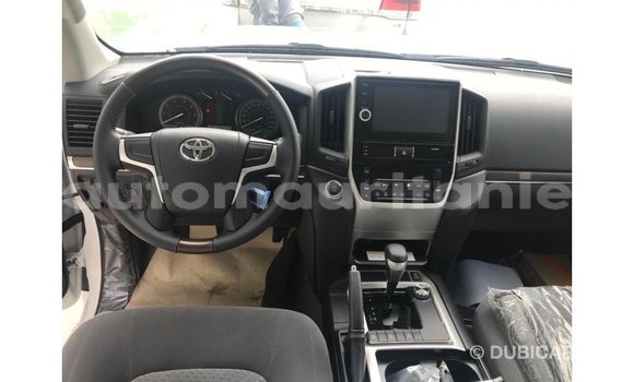 Buy Import Toyota Land Cruiser White Car in Import - Dubai in Adrar Buy Import Toyota Land Cruiser White Car in Import - Dubai in Adrar
