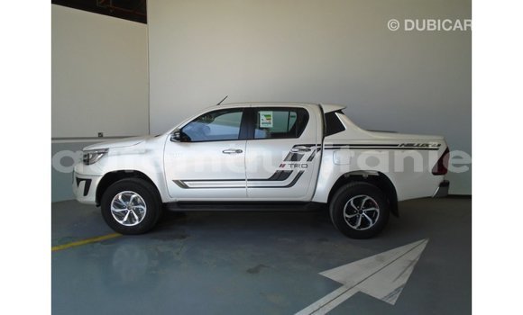 Buy Import Toyota Hilux White Car in Import - Dubai in Adrar Buy Import Toyota Hilux White Car in Import - Dubai in Adrar