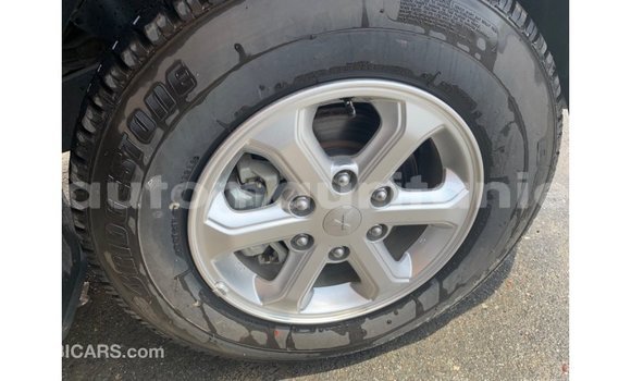 Acheter Import Voiture Mitsubishi L200 Noir à Import - Dubai, Adrar Acheter Import Voiture Mitsubishi L200 Noir à Import - Dubai, Adrar