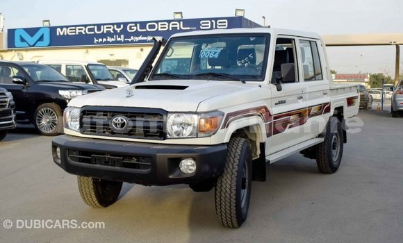 Buy Import Toyota Land Cruiser Beige Car in Import - Dubai in Adrar Buy Import Toyota Land Cruiser Beige Car in Import - Dubai in Adrar