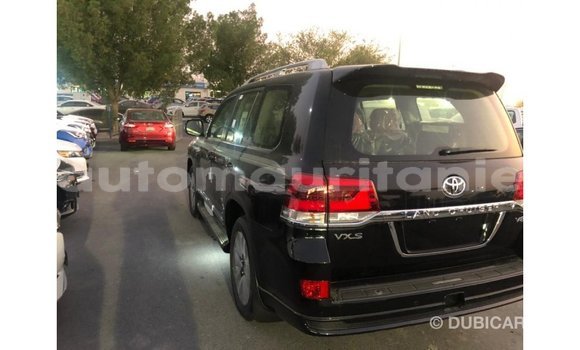 Acheter Import Voiture Toyota Land Cruiser Noir à Import - Dubai, Adrar Acheter Import Voiture Toyota Land Cruiser Noir à Import - Dubai, Adrar
