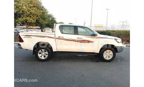 Buy Import Toyota Hilux White Car in Import - Dubai in Adrar Buy Import Toyota Hilux White Car in Import - Dubai in Adrar