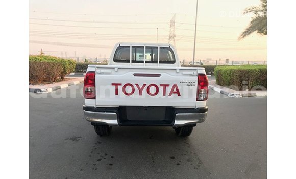 Buy Import Toyota Hilux White Car in Import - Dubai in Adrar Buy Import Toyota Hilux White Car in Import - Dubai in Adrar