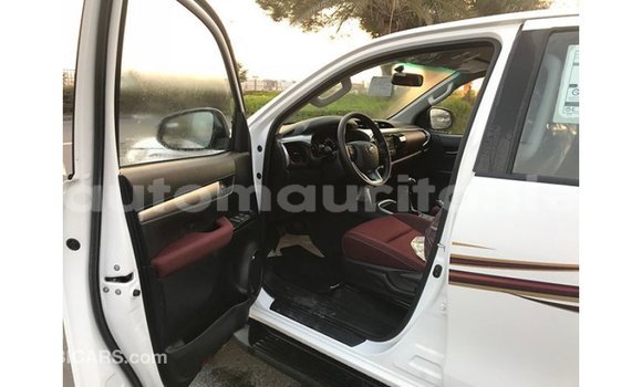 Buy Import Toyota Hilux White Car in Import - Dubai in Adrar Buy Import Toyota Hilux White Car in Import - Dubai in Adrar