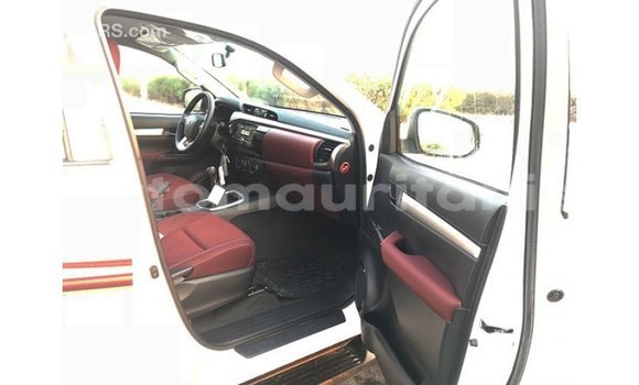 Buy Import Toyota Hilux White Car in Import - Dubai in Adrar Buy Import Toyota Hilux White Car in Import - Dubai in Adrar
