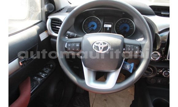 Acheter Import Voiture Toyota Hilux Blanc à Import - Dubai, Adrar Acheter Import Voiture Toyota Hilux Blanc à Import - Dubai, Adrar
