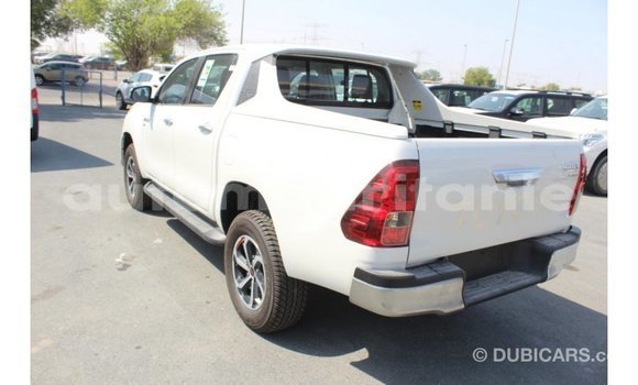 Acheter Import Voiture Toyota Hilux Blanc à Import - Dubai, Adrar Acheter Import Voiture Toyota Hilux Blanc à Import - Dubai, Adrar