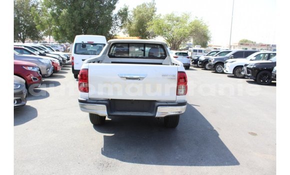 Acheter Import Voiture Toyota Hilux Blanc à Import - Dubai, Adrar Acheter Import Voiture Toyota Hilux Blanc à Import - Dubai, Adrar