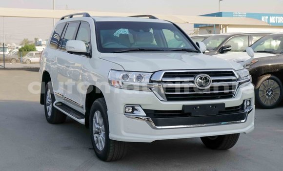 Buy Import Toyota Land Cruiser White Car in Import - Dubai in Adrar Buy Import Toyota Land Cruiser White Car in Import - Dubai in Adrar
