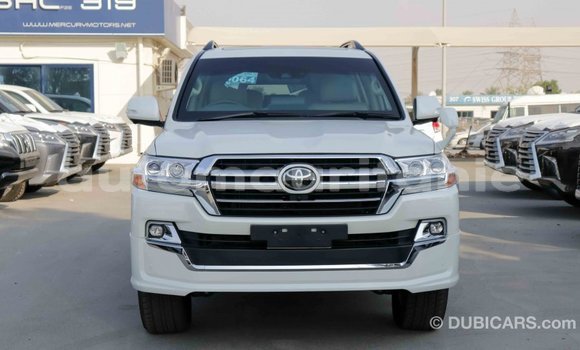 Buy Import Toyota Land Cruiser White Car in Import - Dubai in Adrar Buy Import Toyota Land Cruiser White Car in Import - Dubai in Adrar
