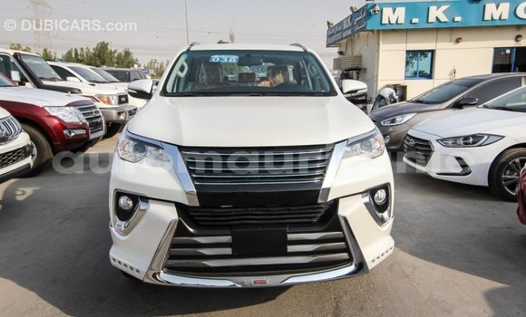 Acheter Import Voiture Toyota Fortuner Blanc à Import - Dubai, Adrar Acheter Import Voiture Toyota Fortuner Blanc à Import - Dubai, Adrar