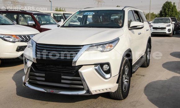 Acheter Import Voiture Toyota Fortuner Blanc à Import - Dubai, Adrar Acheter Import Voiture Toyota Fortuner Blanc à Import - Dubai, Adrar