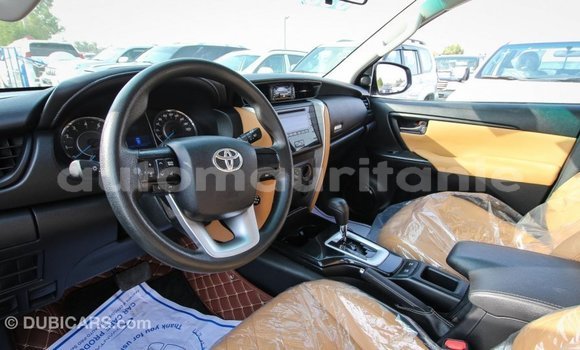 Acheter Import Voiture Toyota Fortuner Blanc à Import - Dubai, Adrar Acheter Import Voiture Toyota Fortuner Blanc à Import - Dubai, Adrar