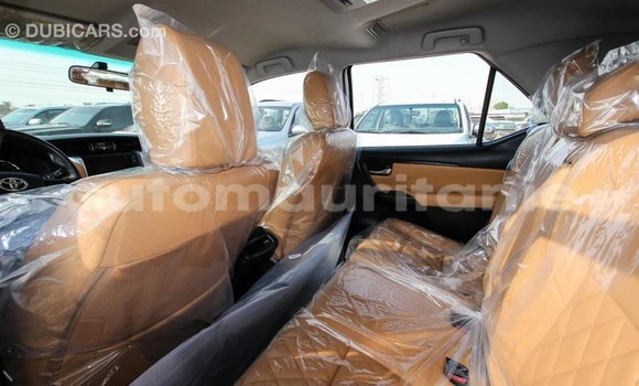 Acheter Import Voiture Toyota Fortuner Blanc à Import - Dubai, Adrar Acheter Import Voiture Toyota Fortuner Blanc à Import - Dubai, Adrar
