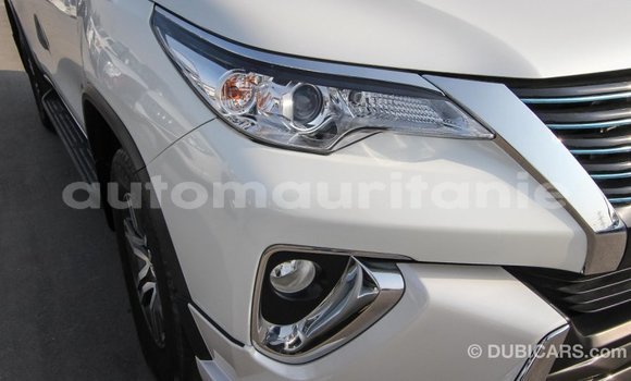 Acheter Import Voiture Toyota Fortuner Blanc à Import - Dubai, Adrar Acheter Import Voiture Toyota Fortuner Blanc à Import - Dubai, Adrar